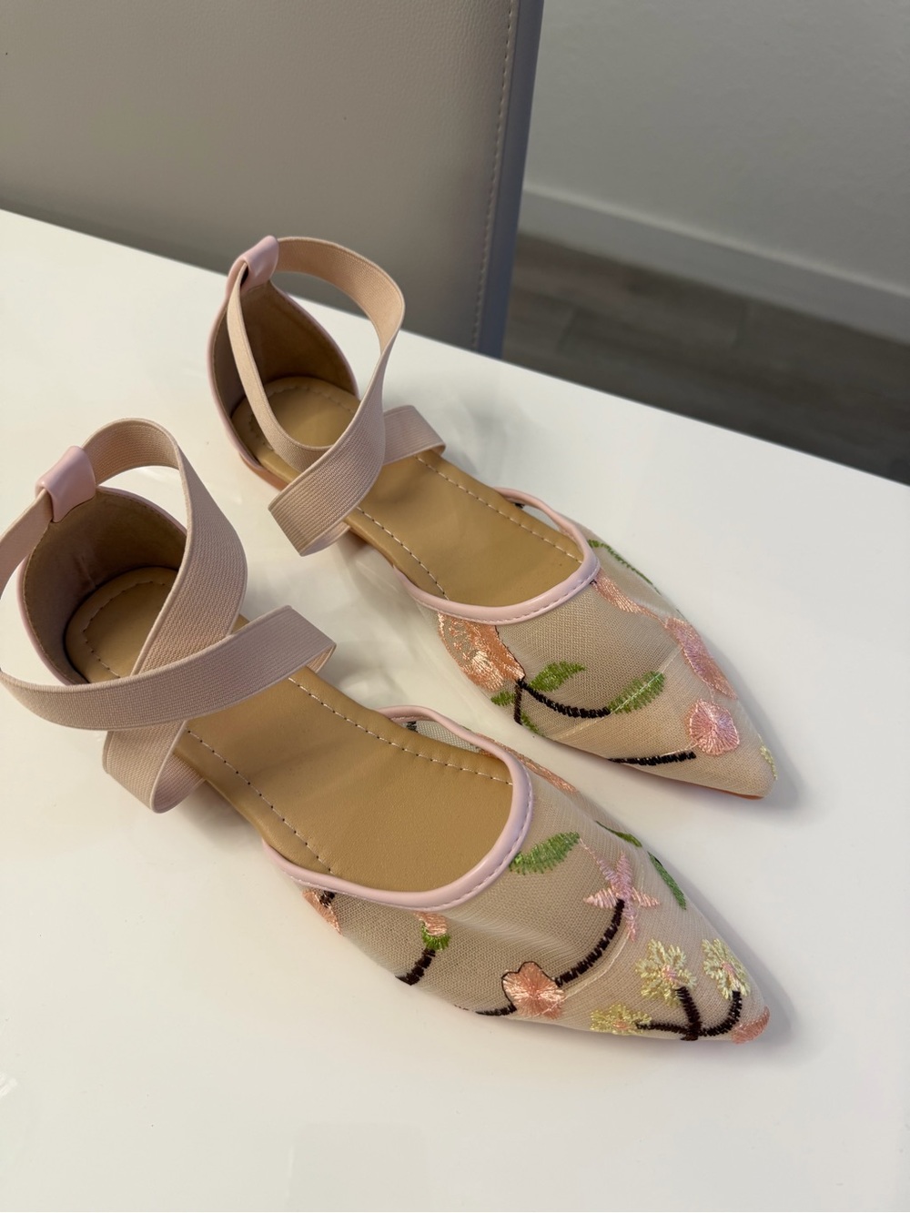Women's Pink Embroidered Pointed-Toe Ankle-Strap Flats size 9